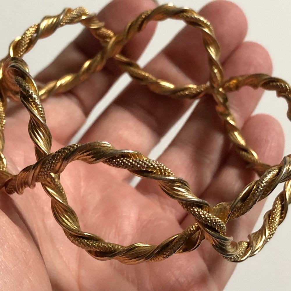 Vintage goldtone open rope twist bangle bracelet textured